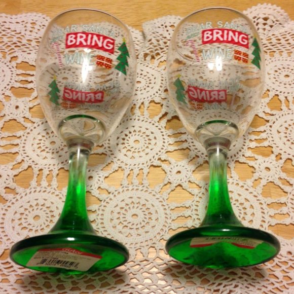Two humorous Christmas wine glasses - Picture 1 of 4